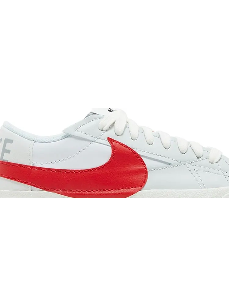 Кроссовки Nike Blazer Low '77 Jumbo 'White University Red' — изображение 2 из 8, белый
