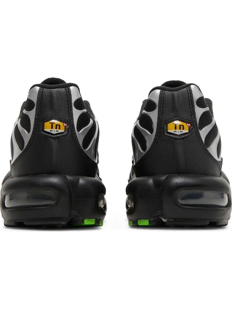 Кроссовки Nike Air Max Plus 'Black Silver Green Strike' — изображение 6 из 8, черный