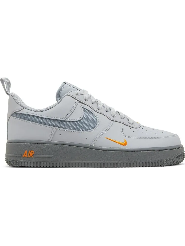 Кроссовки Nike Air Force 1 '07 'Wolf Grey Kumquat' — изображение 1 из 8, серый