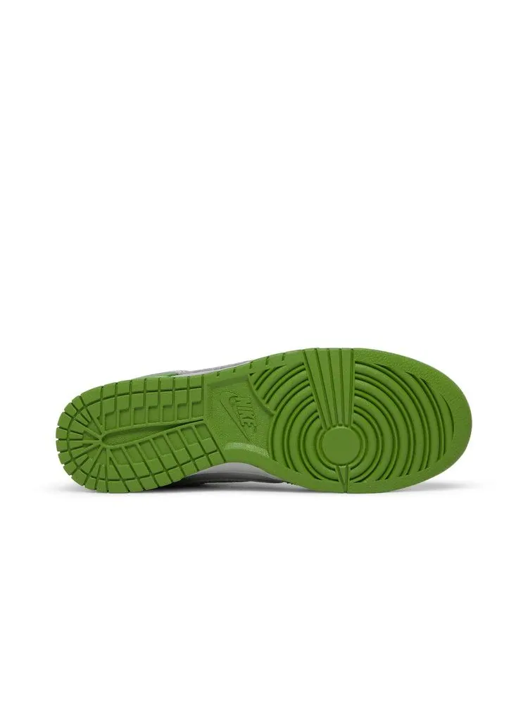 Кроссовки Nike Dunk Low 'Safari Swoosh - Chlorophyll' — изображение 5 из 9, серый