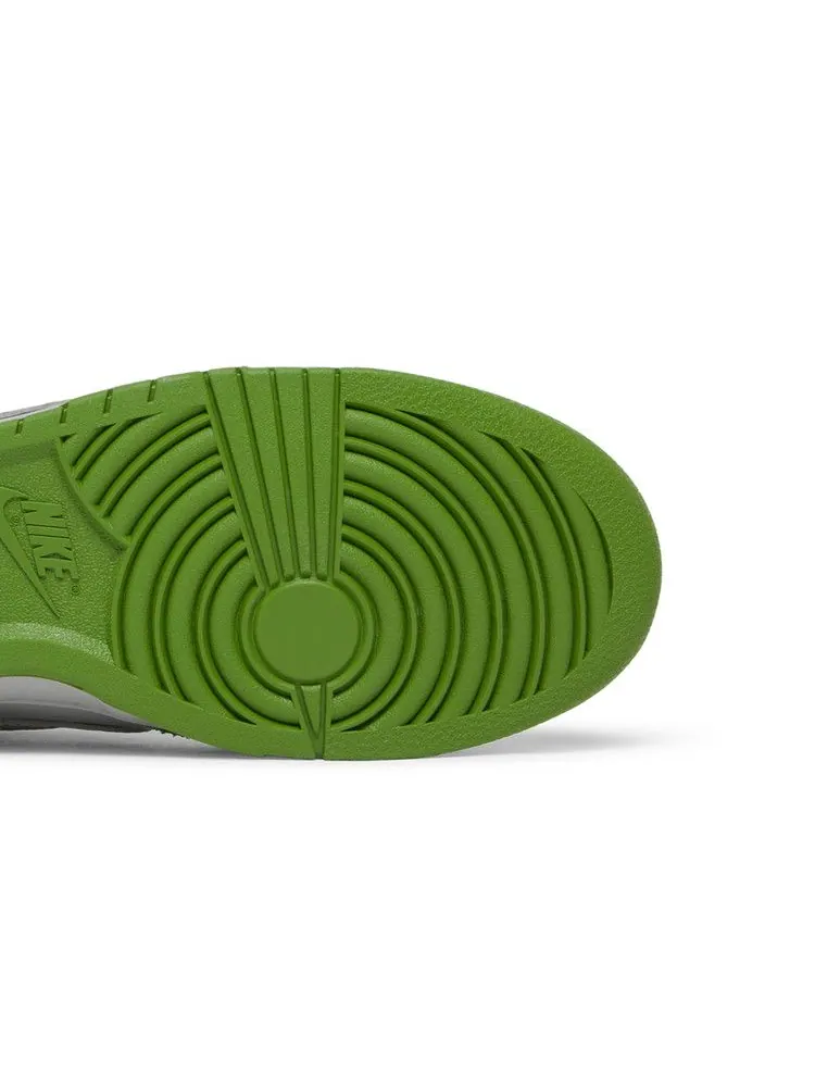 Кроссовки Nike Dunk Low 'Safari Swoosh - Chlorophyll' — изображение 6 из 9, серый
