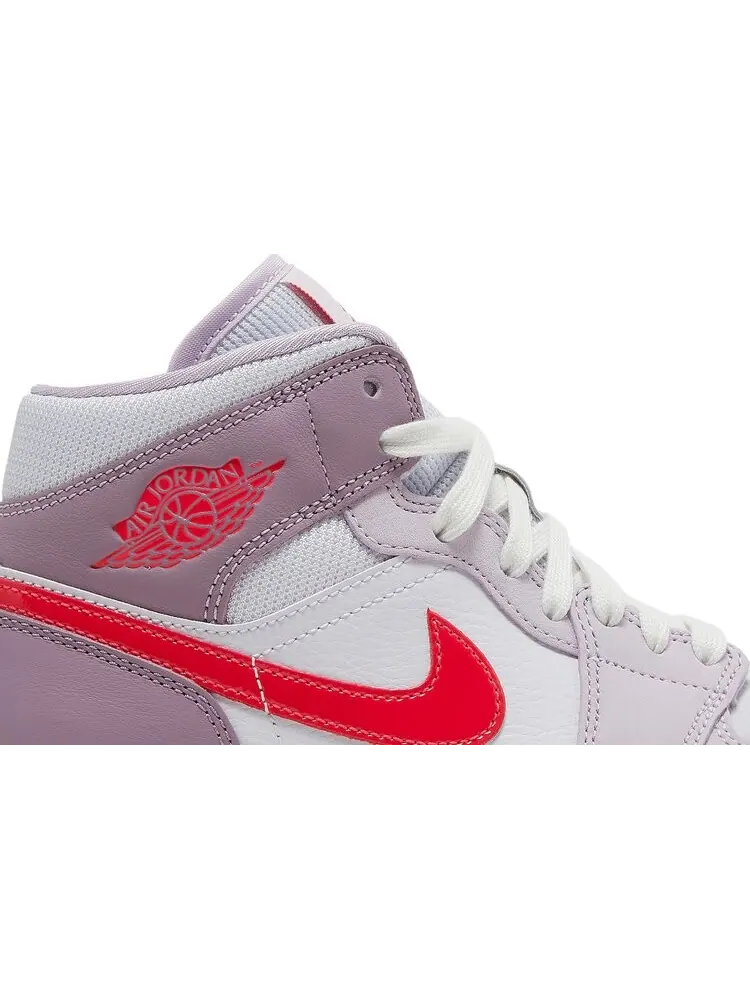 Кроссовки Wmns Air Jordan 1 Mid Valentines Day — изображение 2 из 8, фиолетовый