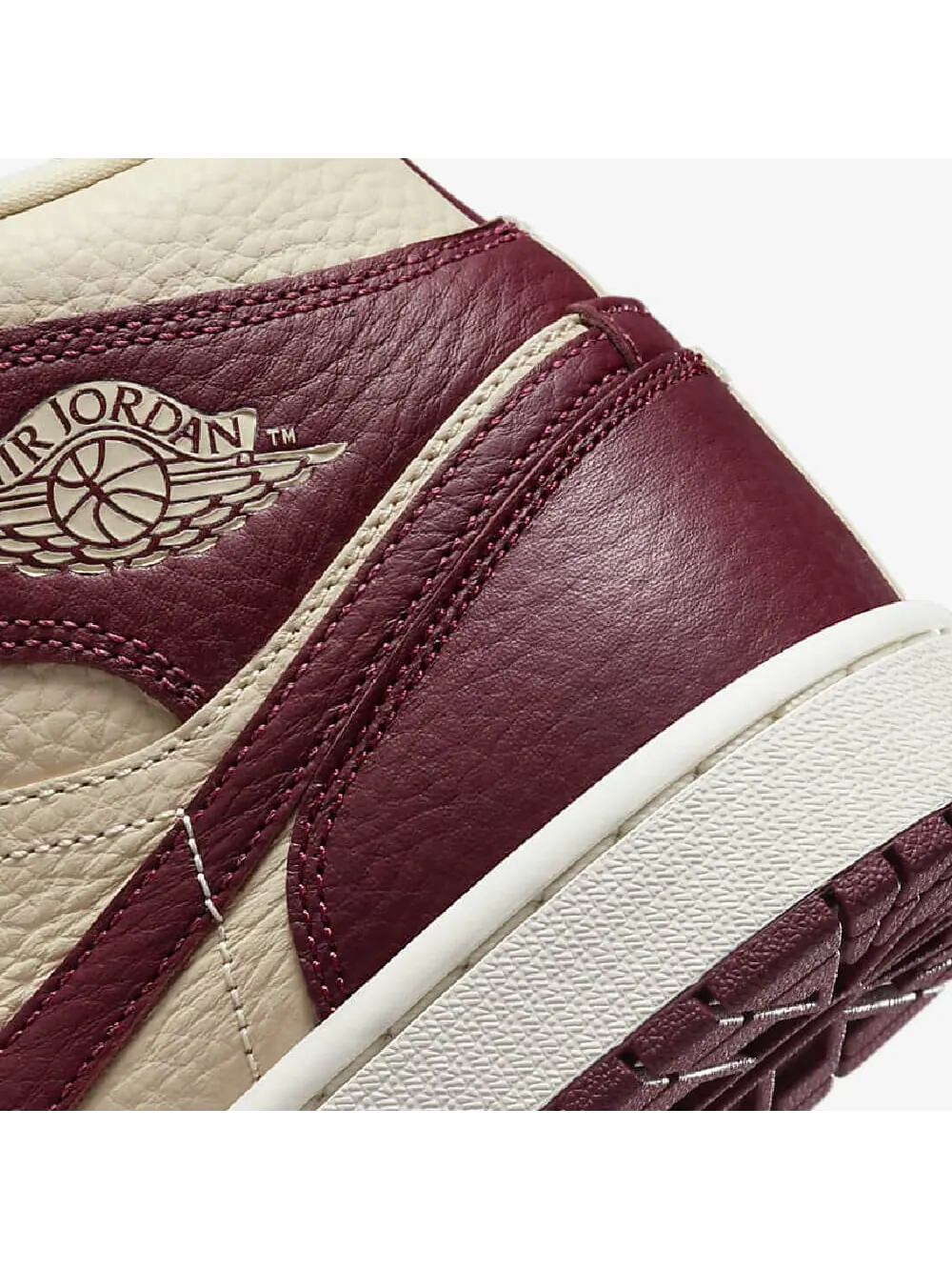 Кроссовки Nike Air Jordan 1 Mid SE — изображение 7 из 7, темно-красный/бежевый