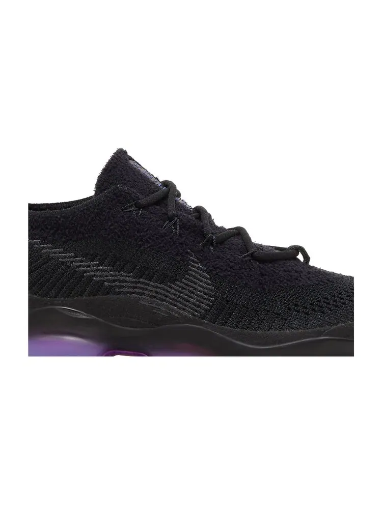 Кроссовки Wmns Air Max Scorpion Flyknit 'Black Persian Violet' — изображение 2 из 8, черный фиолетовый