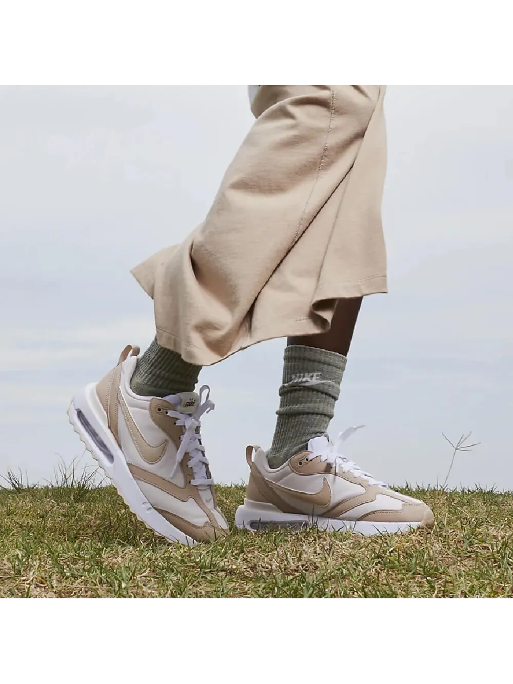 Кроссовки Nike Air Max Dawn — изображение 9 из 9, бежевый
