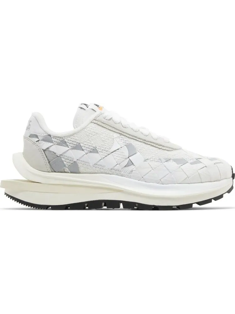 Кроссовки Jean Paul Gaultier x sacai x VaporWaffle Woven 'White' — изображение 1 из 4, белый