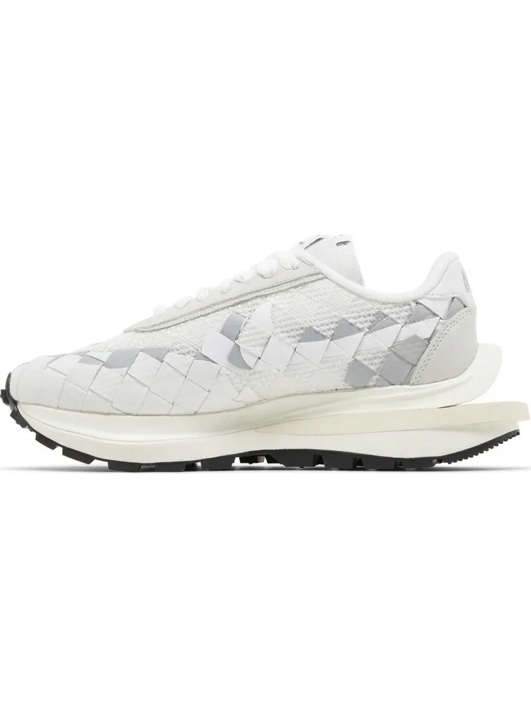 Кроссовки Jean Paul Gaultier x sacai x VaporWaffle Woven 'White' — изображение 3 из 4, белый