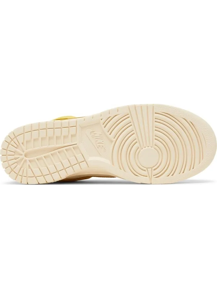Кроссовки Nike Wmns Dunk Low LX 'Banana' — изображение 4 из 8, бежевый