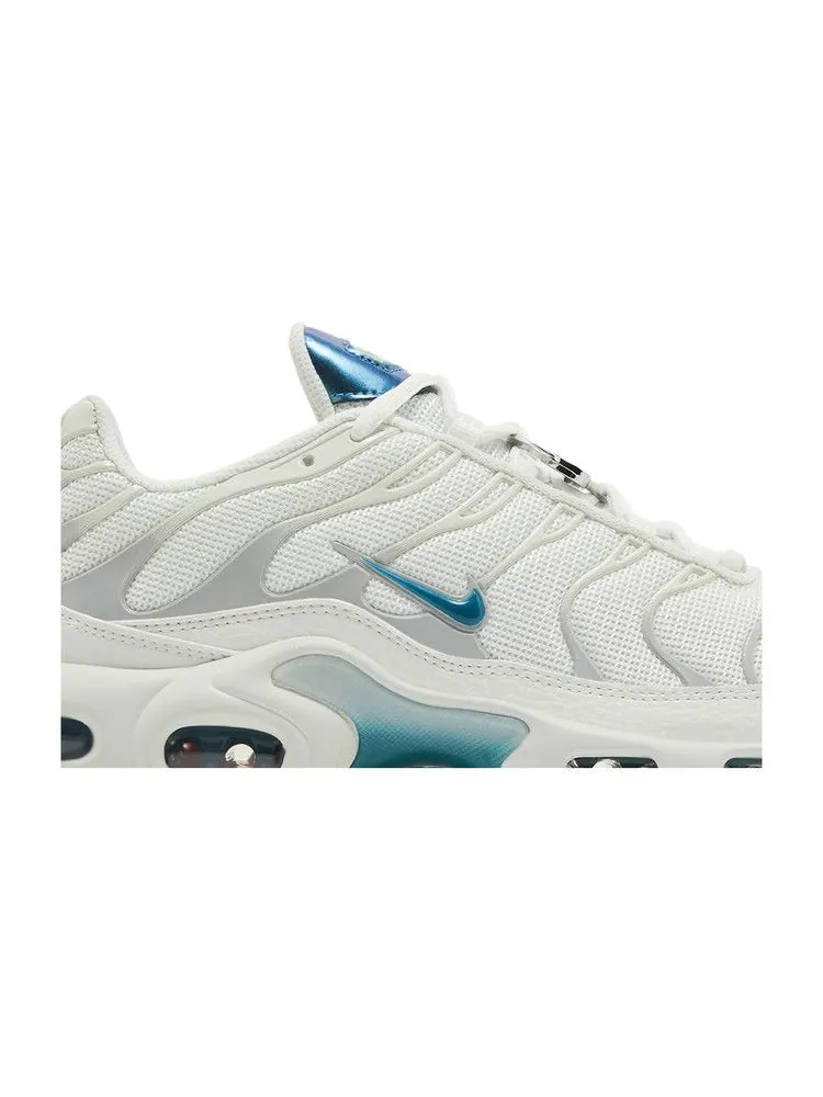 Кроссовки Nike Wmns Air Max Plus 'White Bright Spruce' — изображение 3 из 9