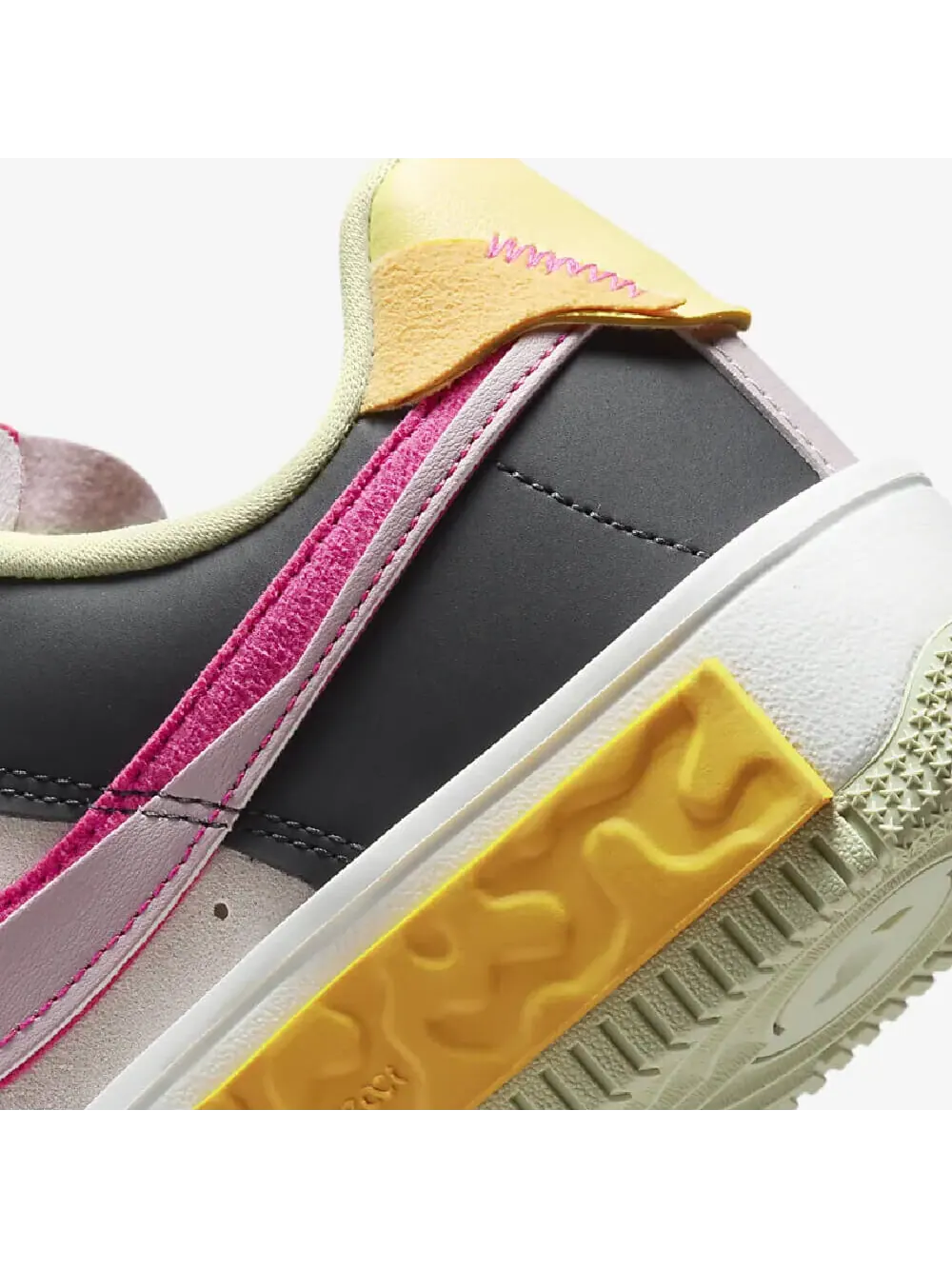 Кроссовки Nike Air Force 1 Fontanka — изображение 8 из 8, черный/белый/желтый