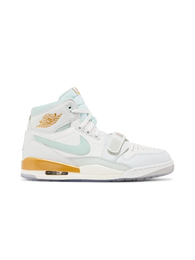 Кроссовки Air Jordan Legacy 312 — изображение 1 из 4, белый