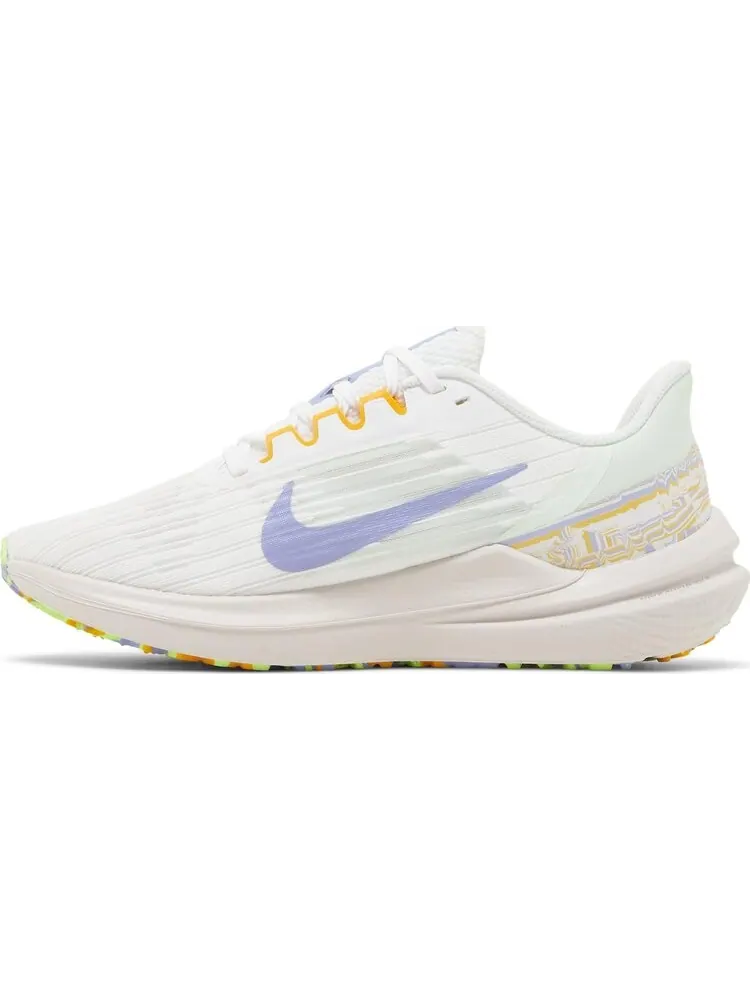 Кроссовки Nike Wmns Air Winflo 9 Premium 'Back In A Wink' — изображение 3 из 8, белый