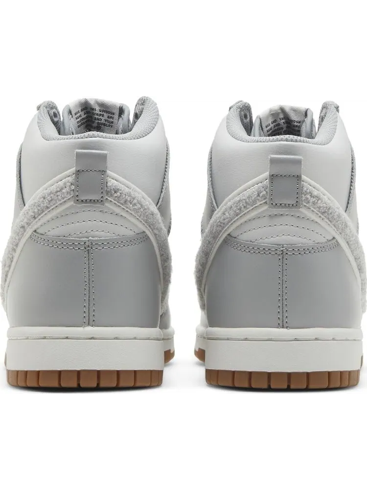 Кроссовки Nike Dunk High 'Chenille Swoosh - Light Smoke Grey' — изображение 6 из 8, серый
