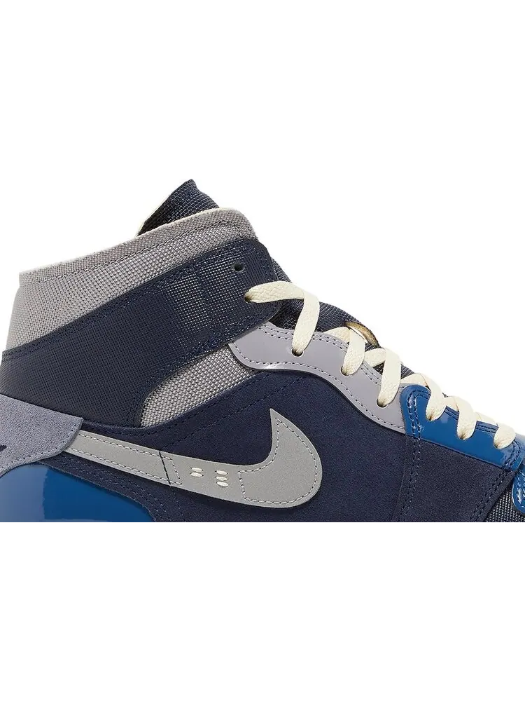 Кроссовки Air Jordan 1 Mid SE Craft Inside Out - Obsidian — изображение 2 из 8, синий
