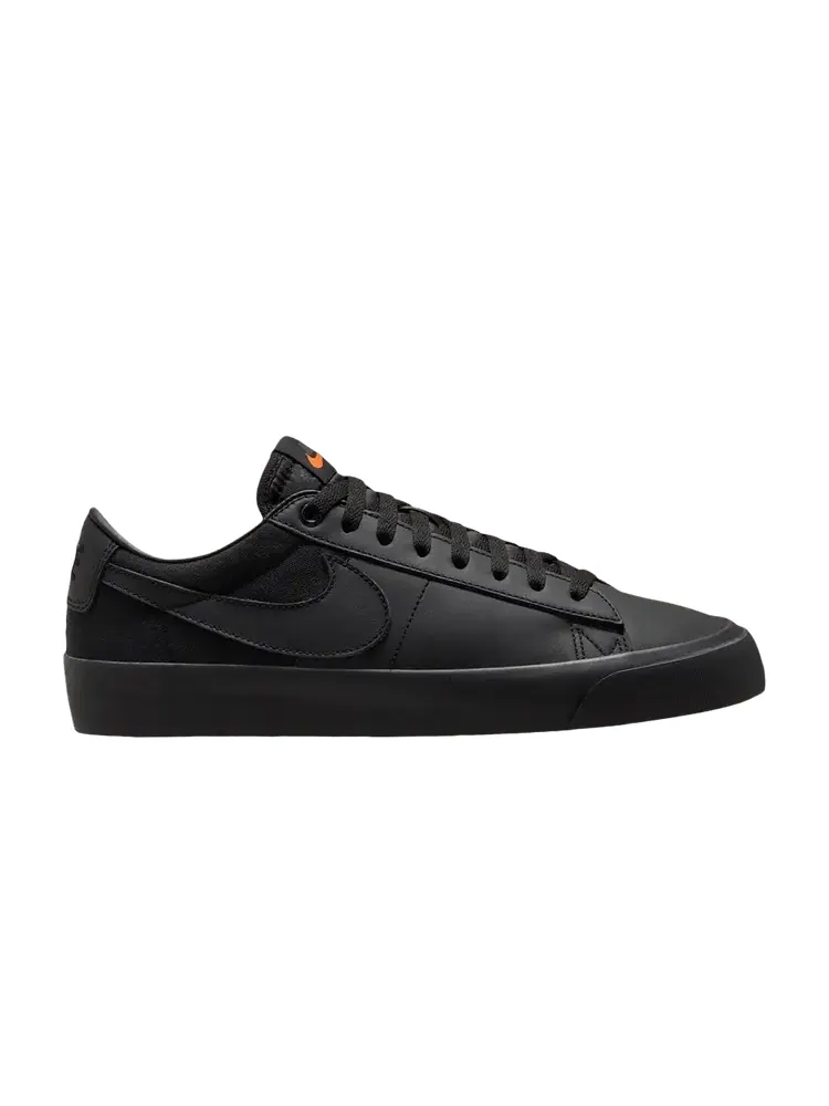 Кеды Nike Zoom Blazer Low Pro GT ISO SB 'Triple Black' — изображение 1 из 1, черный//оранжевый