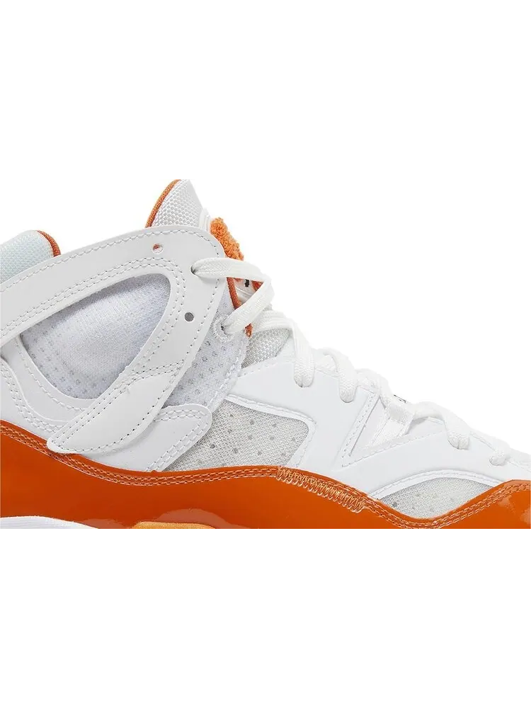 Кроссовки Wmns Jumpman Two Trey 'Starfish' — изображение 2 из 4, белый