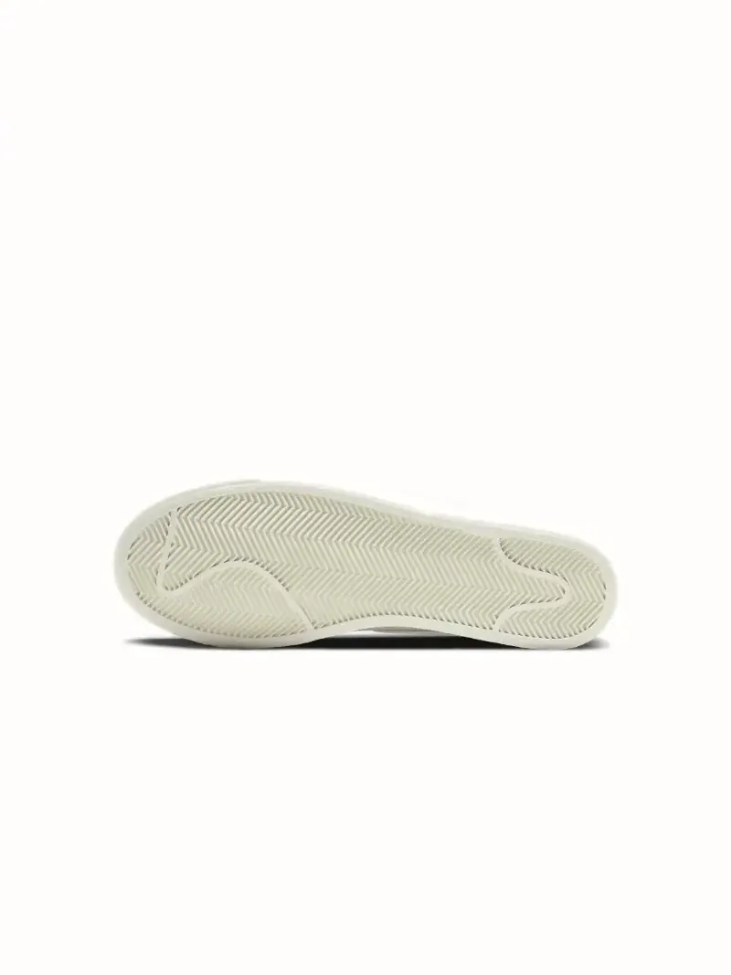Кеды Nike Blazer Low '77 SE, сливочный — изображение 2 из 5, бежевый
