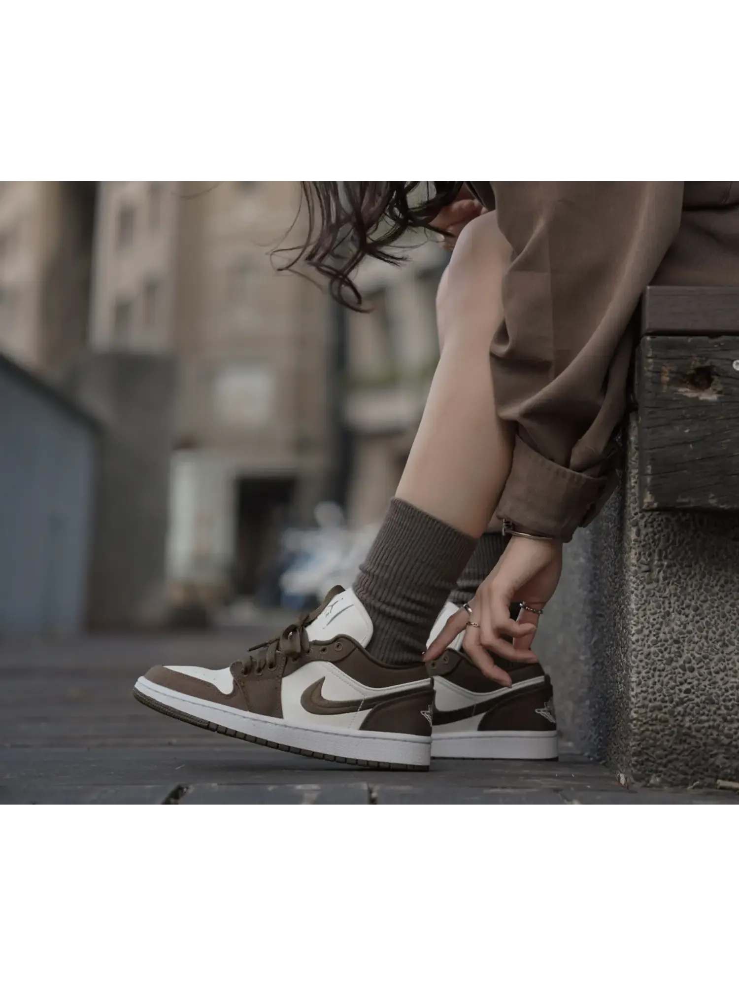 Кроссовки Air Jordan Wmns Air Jordan 1 Low Se — изображение 2 из 6, оливковый