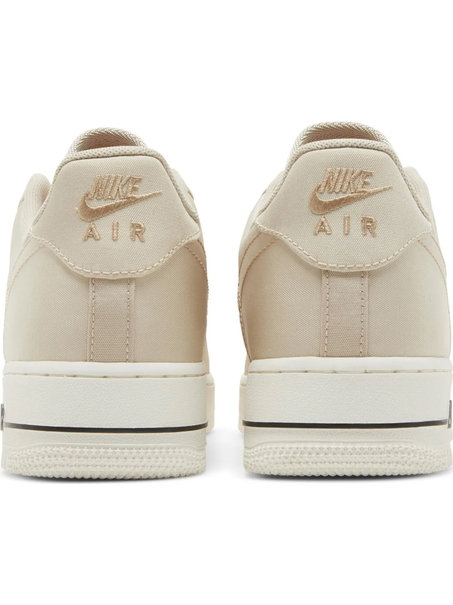 Кроссовки Nike Air Force 1 — изображение 4 из 5, загар