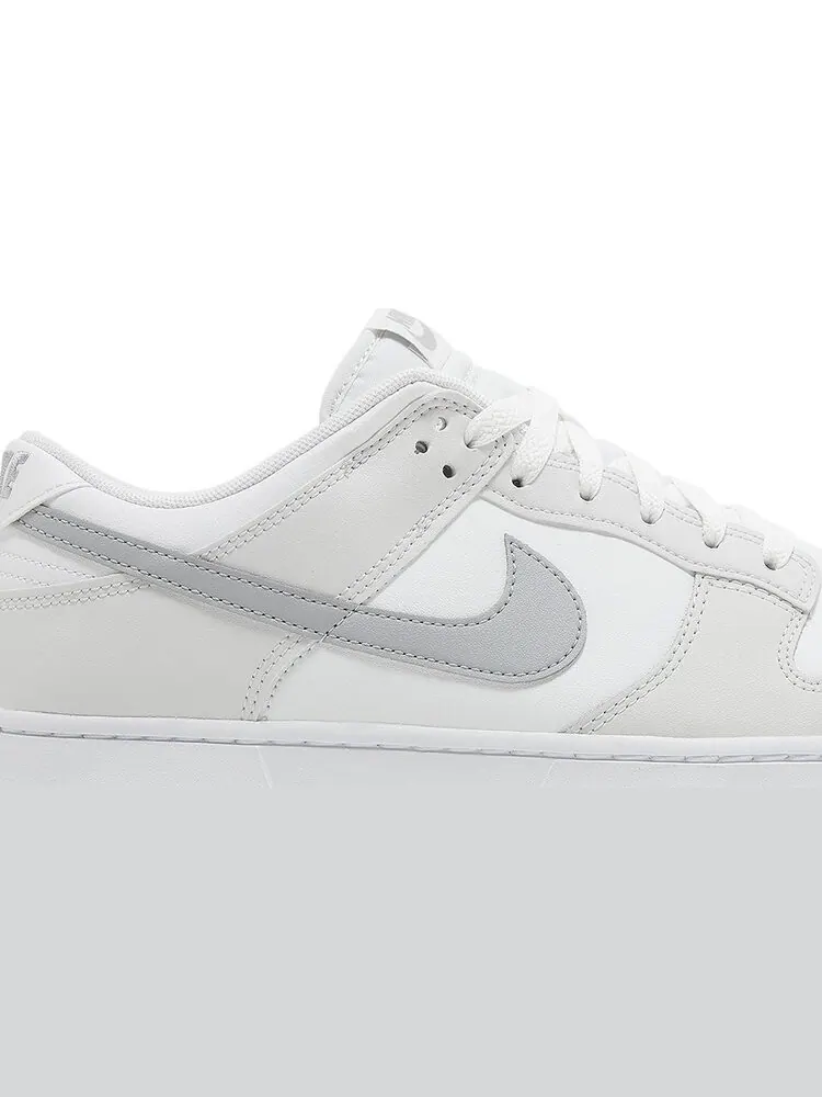 Кроссовки Dunk Low 'Summit White Light Smoke Grey' — изображение 2 из 4, серый