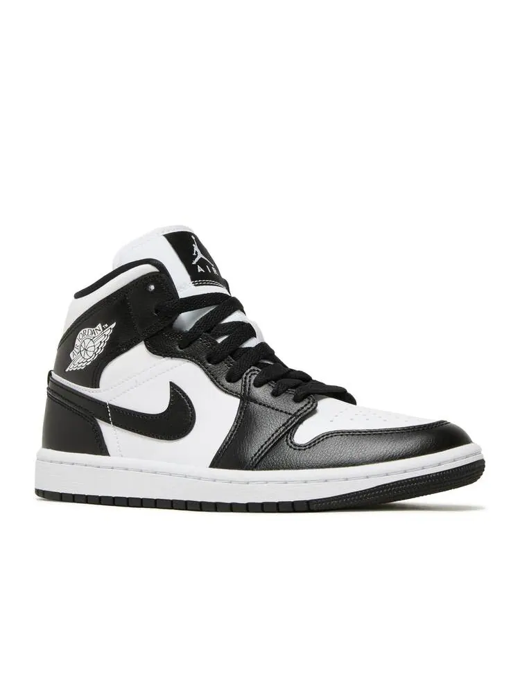 Кроссовки WMNS AIR JORDAN 1 MID 'PANDA' — изображение 2 из 4, белый