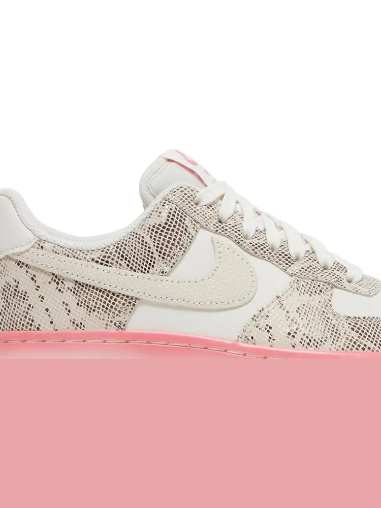 Кроссовки Nike Wmns Air Force 1 Low 'Our Force 1' — изображение 2 из 8, бежевый
