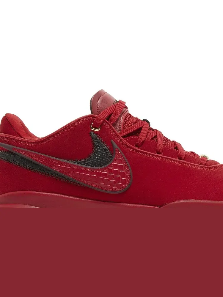 Кроссовки Nike LeBron 20 Liverpool F.C. - Красный — изображение 2 из 4