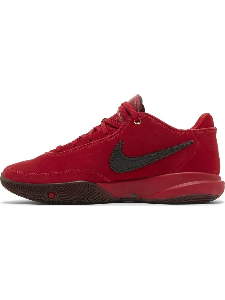 Кроссовки Nike LeBron 20 Liverpool F.C. - Красный — изображение 3 из 4