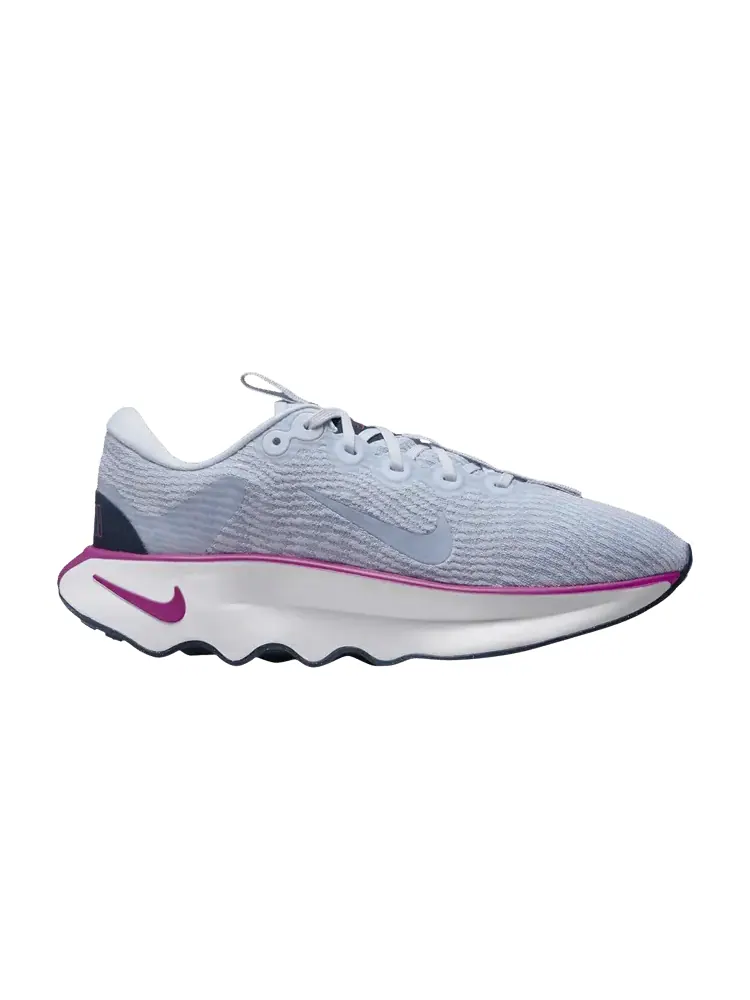 Кроссовки Wmns Motiva 'Football Grey Hot Fuchsia' — изображение 1 из 1, серый
