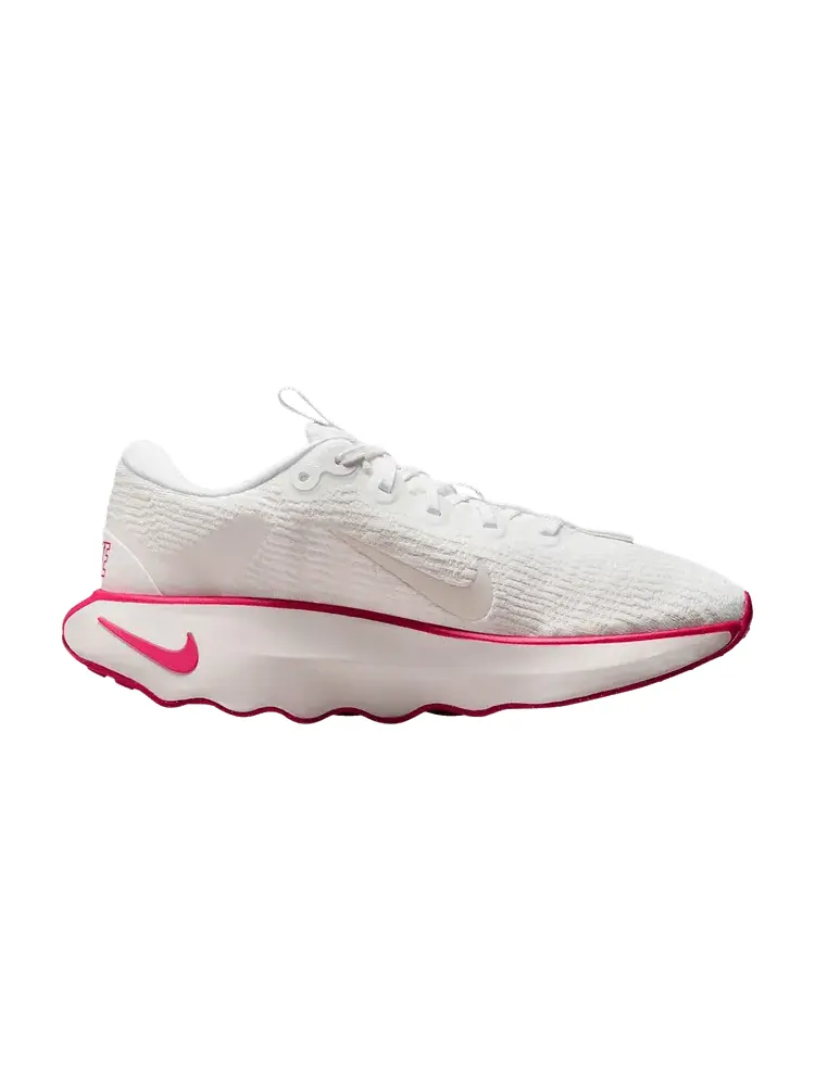 Кроссовки Nike Wmns Motiva 'White Rush Pink' — изображение 1 из 1, белый