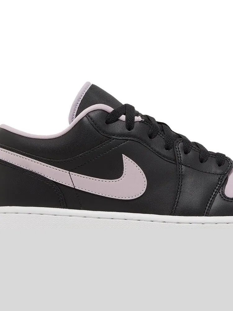 Кроссовки Air Jordan 1 Low SE Black Iced Lilac — изображение 2 из 8, черный