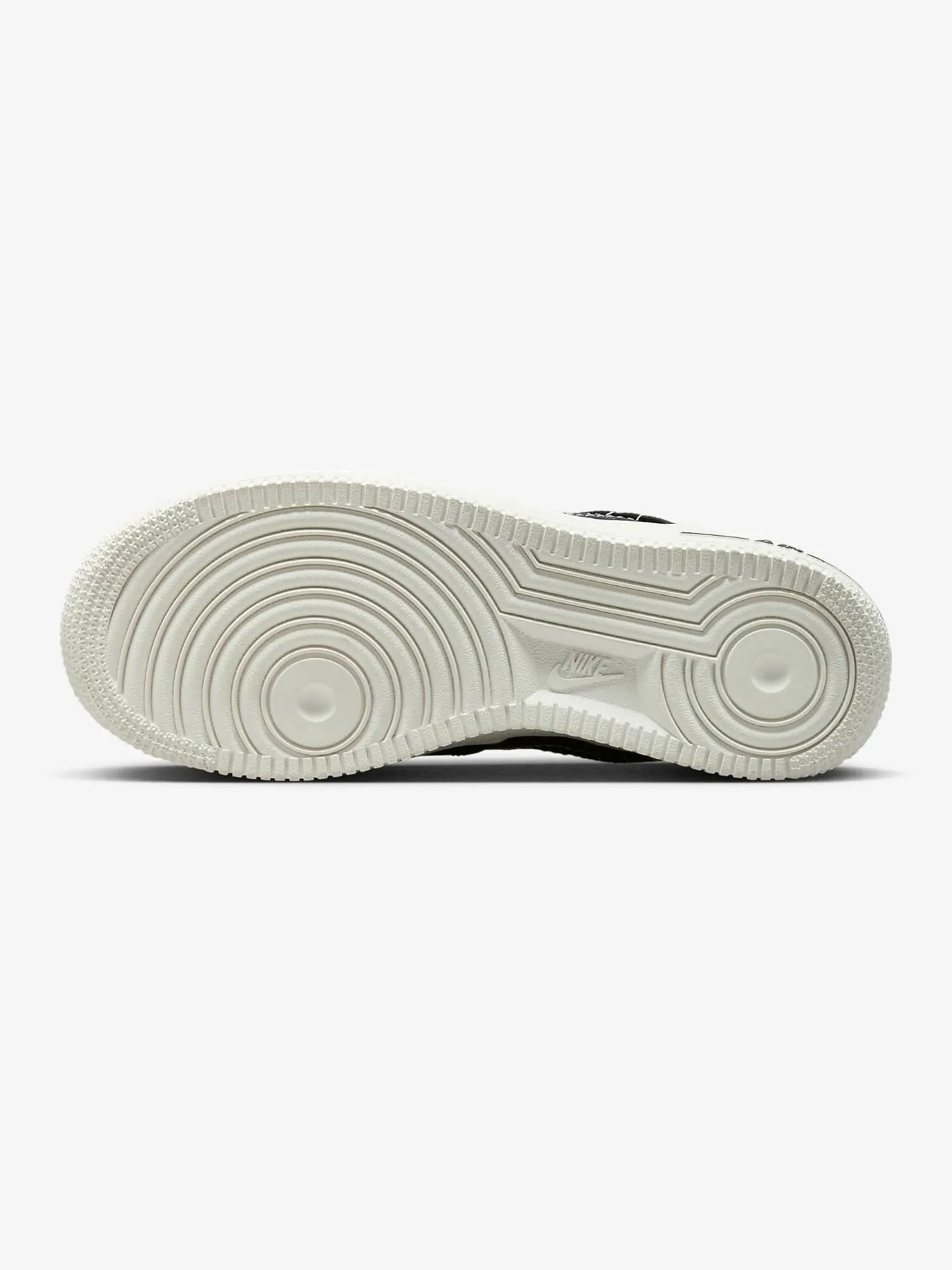 Кроссовки Nike Air Force 1 LV8 3 Big Kids' — изображение 5 из 8, черный/мультиколор