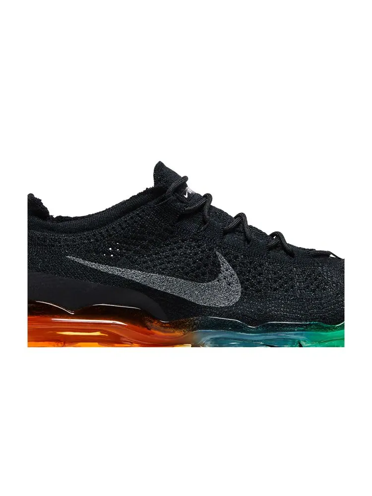 Кроссовки Air VaporMax 2023 Flyknit 'Black Green Strike Curry' — изображение 2 из 8, черный зеленый