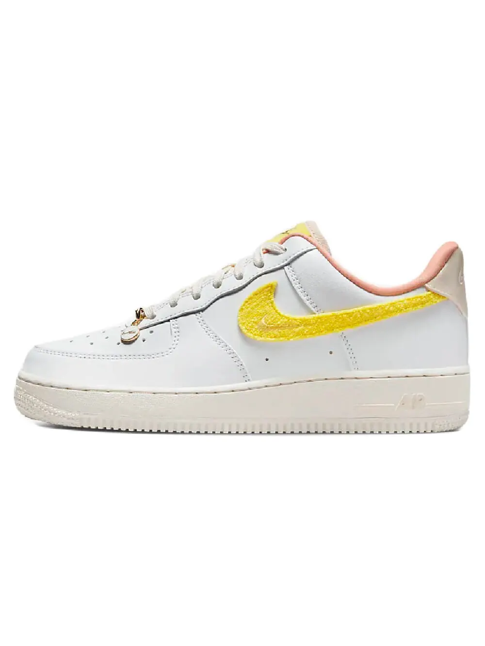 Кроссовки Nike Air Force 1 07 LX — изображение 1 из 9, белый/розовый/желтый