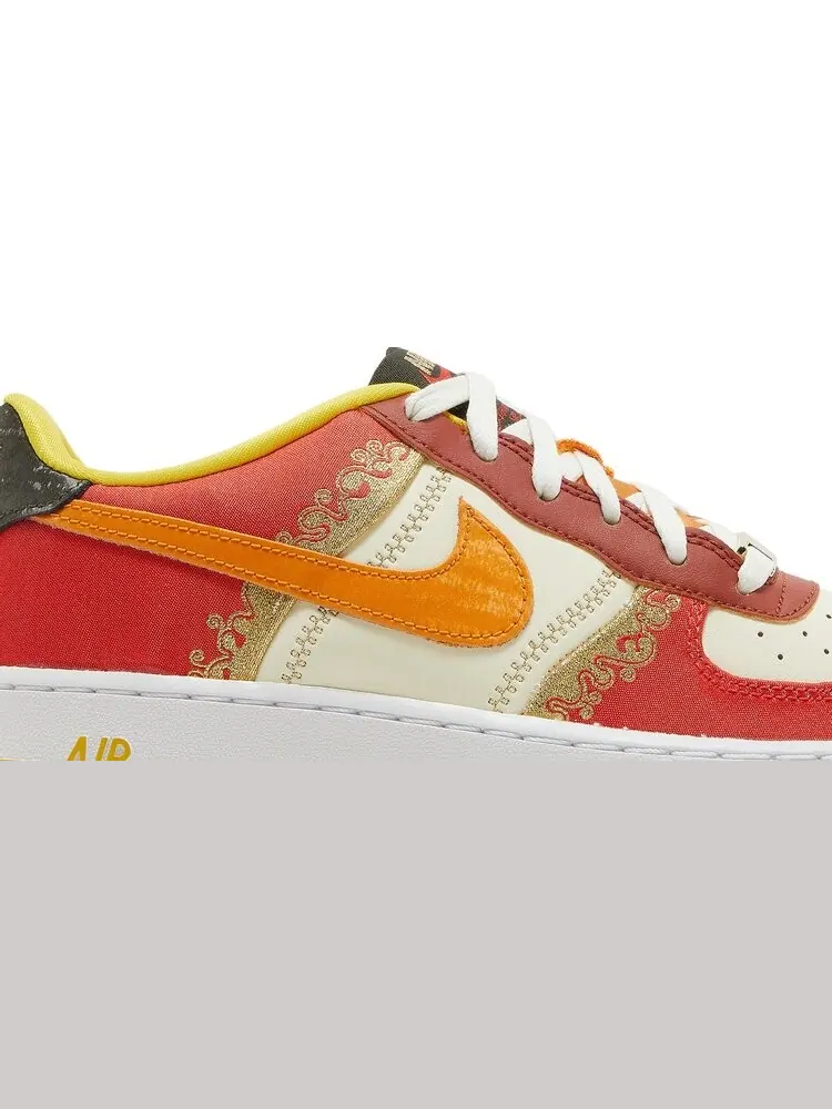 Кроссовки Nike Force 1 '07 Premium GS 'Little Accra' — изображение 2 из 8, красный