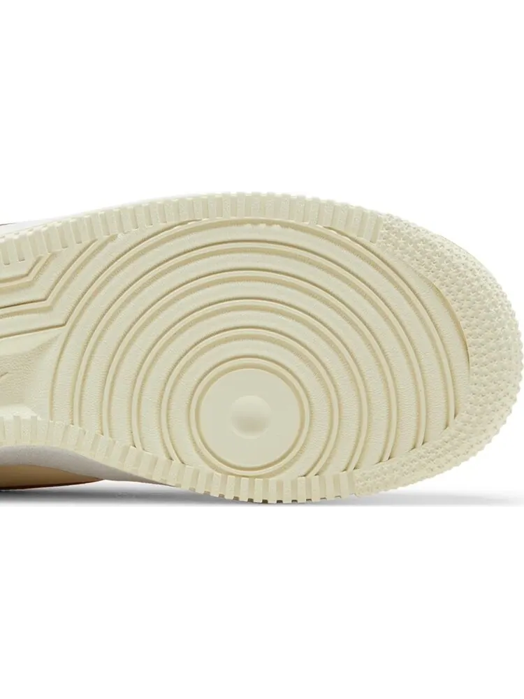Кроссовки Nike Force 1 '07 Premium GS 'Little Accra' — изображение 5 из 8, красный