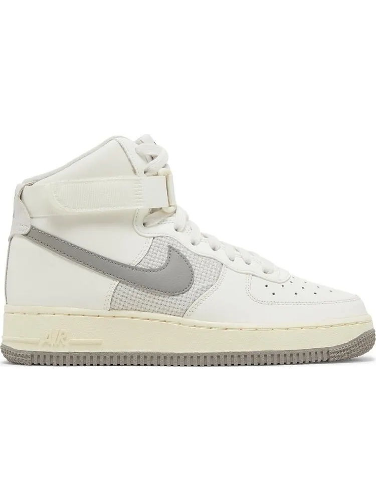 Кроссовки Nike Air Force 1 High Leather GS 'Sail Medium Grey' — изображение 1 из 8, белый
