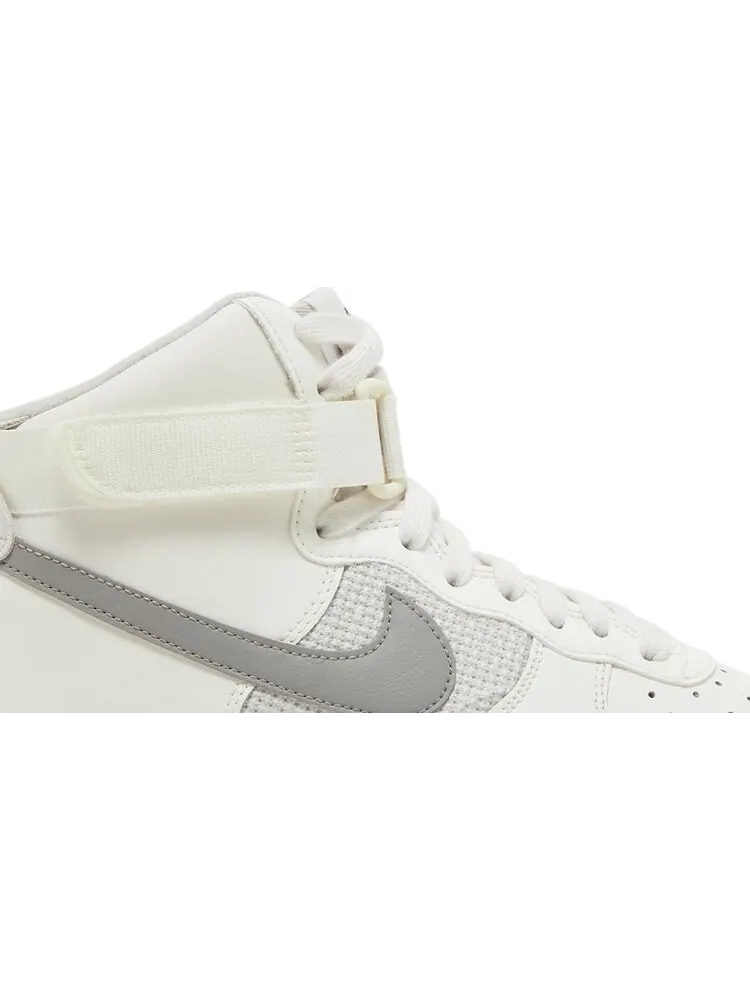 Кроссовки Nike Air Force 1 High Leather GS 'Sail Medium Grey' — изображение 2 из 8, белый
