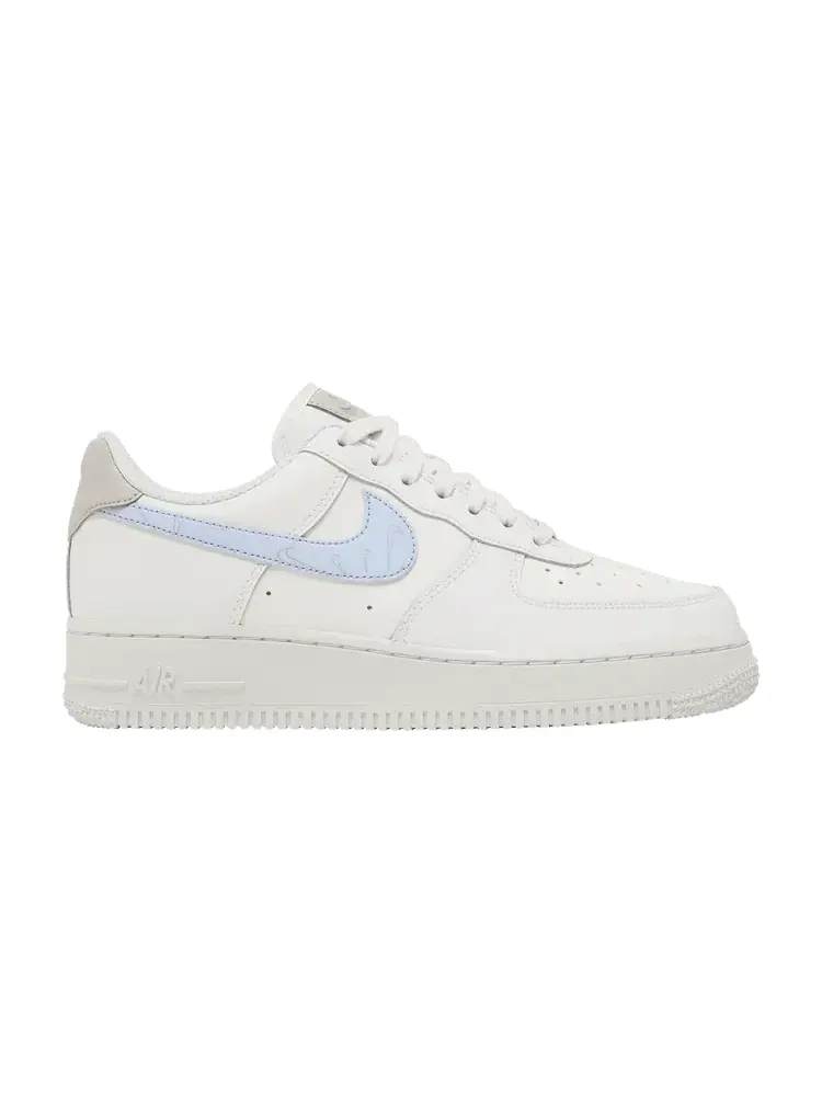 Кроссовки Nike Wmns Air Force 1 '07 'Reflective Mini Swoosh' — изображение 1 из 9