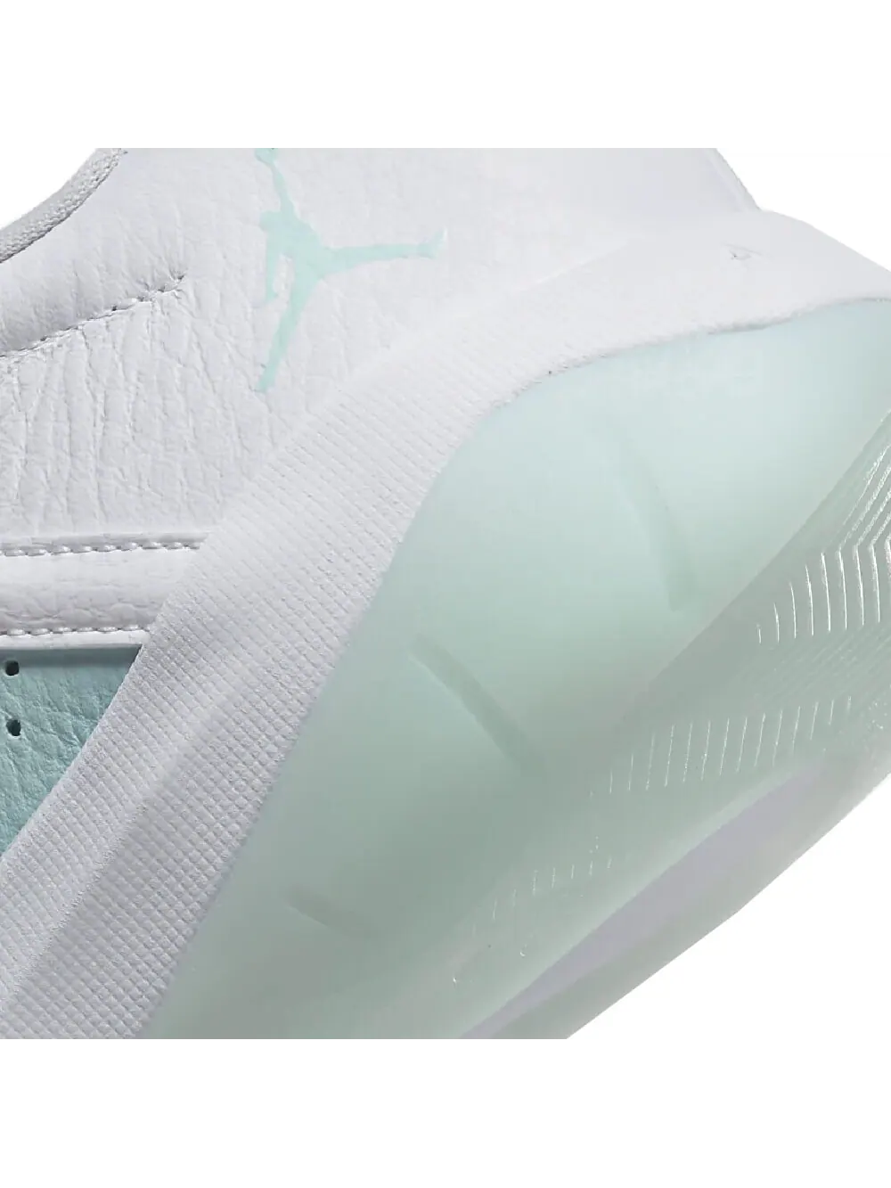 Кроссовки Nike Air Jordan 11 CMFT Low — изображение 7 из 9, белый
