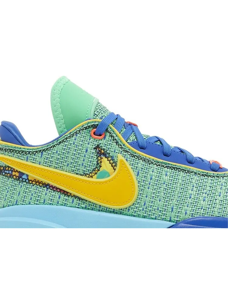 Кроссовки LeBron 20 GS 'Kaleidoscope' — изображение 2 из 4, зеленый