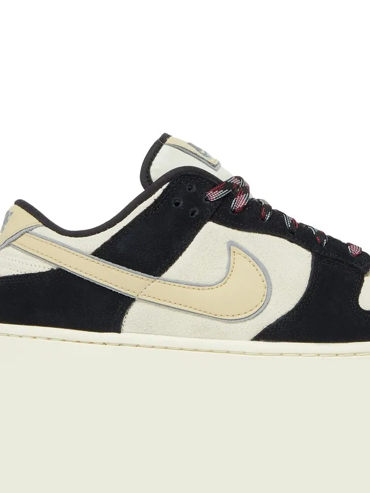 Кроссовки Wmns Dunk Low LX 'Black Suede' — изображение 2 из 4, синий
