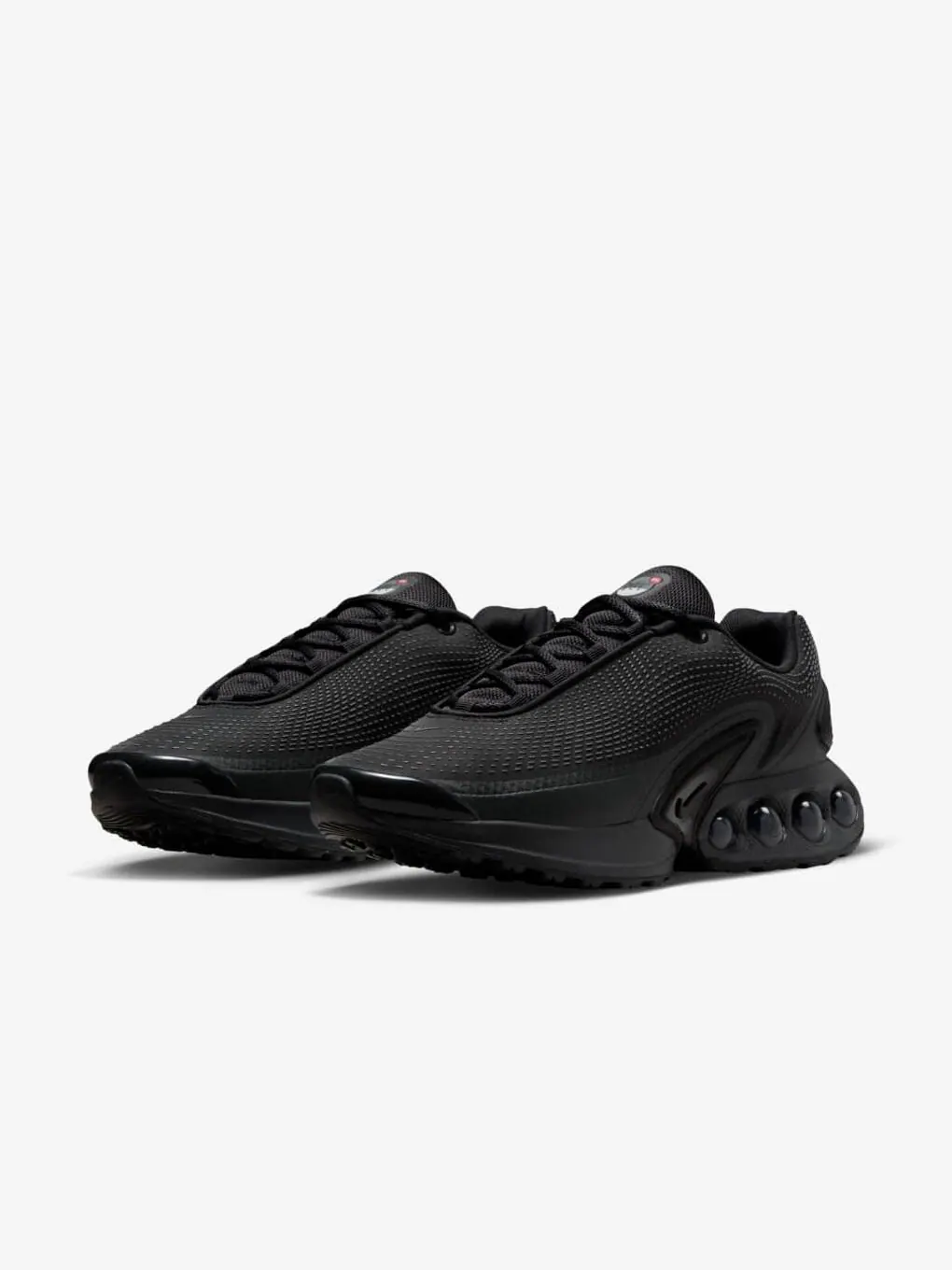 Кроссовки Nike Air Max Dn 'Black & Dark Smoke' — изображение 2 из 8, черный