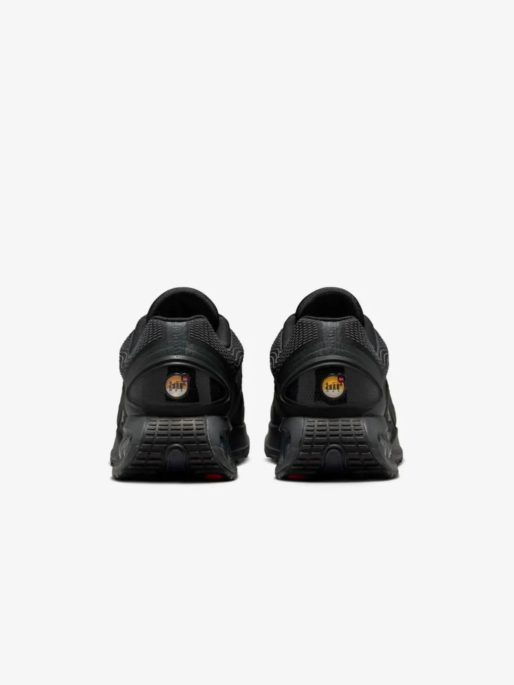Кроссовки Nike Air Max Dn 'Black & Dark Smoke' — изображение 5 из 8, черный