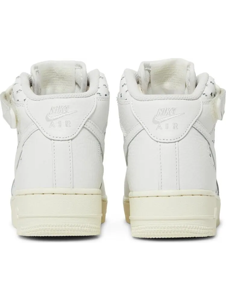 Женские кроссовки Nike Air Force 1 Mid 'Cut Out Stars' — изображение 6 из 8, белый