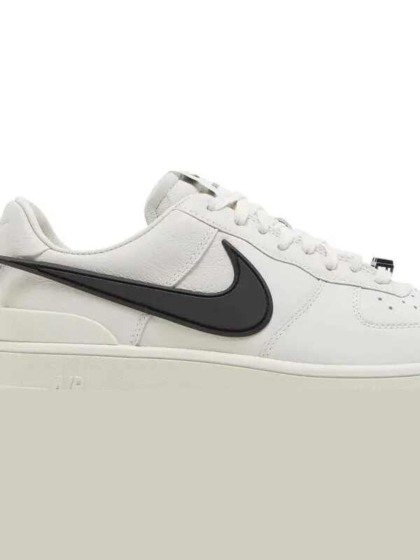 Кроссовки Nike Air Force 1 Low x AMBUSH — изображение 2 из 8, белый