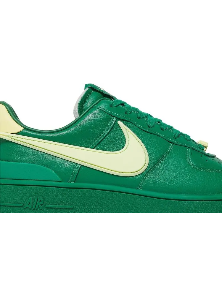 Кроссовки Nike AMBUSH x Air Force 1 Low 'Pine Green' — изображение 2 из 8, зеленый