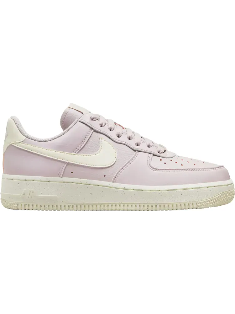 Кроссовки Wmns Air Force 1 '07 SE 'Platinum Violet Coconut Milk' — изображение 1 из 1, розовый