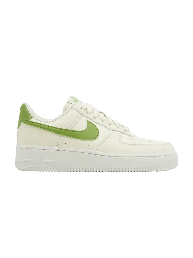 Кроссовки Nike Wmns Air Force 1 '07 SE Next Nature 'Coconut Milk Chlorophyll' — изображение 1 из 9, черный