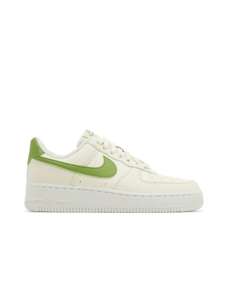 Кроссовки Nike Wmns Air Force 1 '07 SE Next Nature 'Coconut Milk Chlorophyll' — изображение 2 из 9, черный